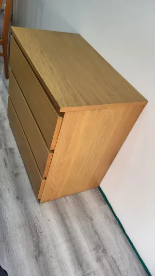 Mesita de noche y cómoda de madera las 3 unidades