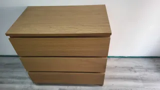 Mesita de noche y cómoda de madera las 3 unidades