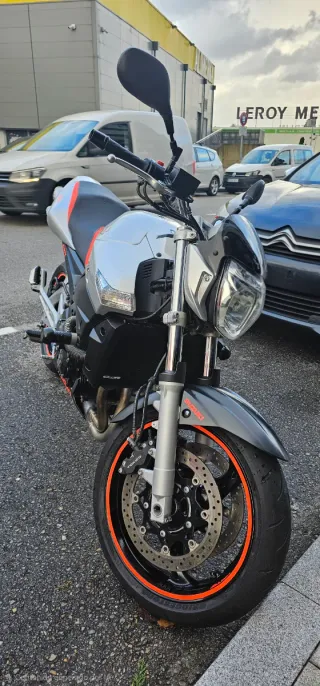 Suzuki GSR 600