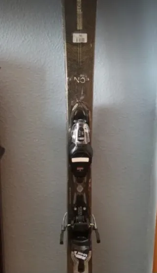 Esquís con fijaciones LOOK