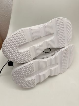 Zapatillas Hombre Talla 43 Blancas y Negras