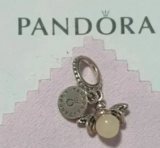 Charm Pandora luciérnaga brillante