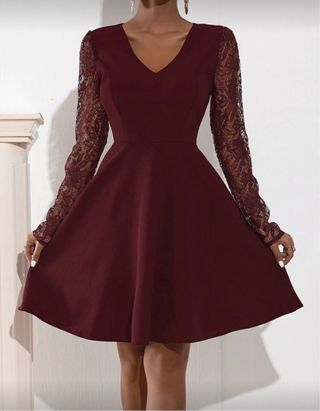 Abito elegante bordeaux con pizzo
