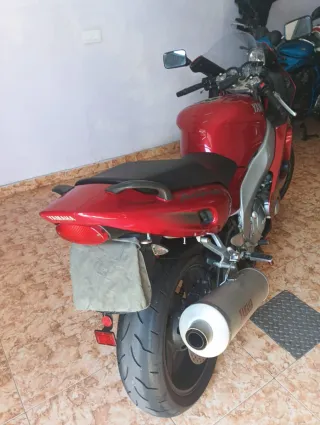 Yamaha YZF Thundercat 600, moto deportiva.