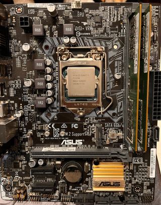 Placa base Asus + i7 + 16gb RAM + Windows11 Pro