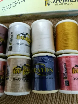 Lote 10 carretes hilo bordar Borayón
