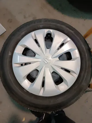 4 Ruedas 175/65/15 84H con llanta y tapacubo