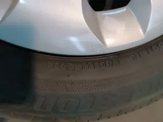 4 Ruedas 175/65/15 84H con llanta y tapacubo