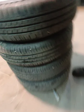 4 Ruedas 175/65/15 84H con llanta y tapacubo
