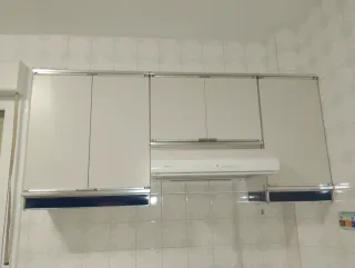 Campana extractora con mueble de cocina