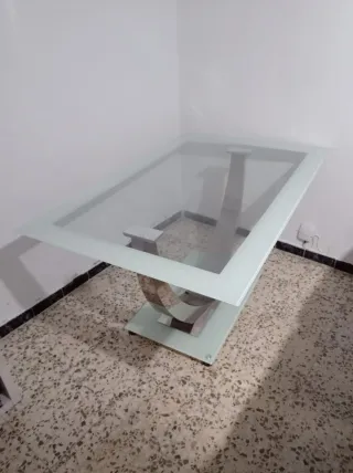 Mesa comedor cristal y metal diseño