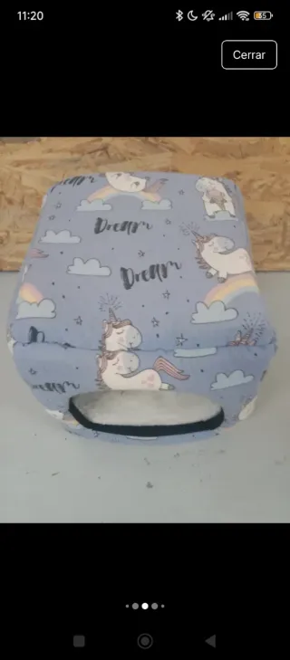 Casita para perro o gato con unicornios