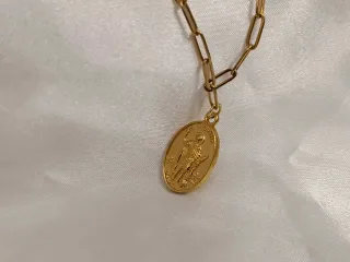 Collar de acero con medalla oro bañado 18K