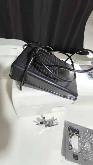 Máquina de coser y bordar Necchi NCH01AX