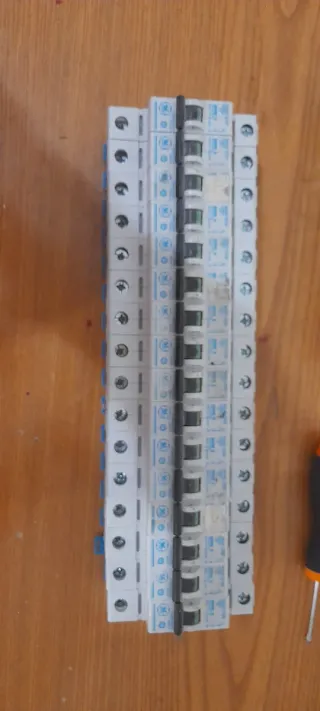 Interruttori unipolari 10 ampere 16 pezzi