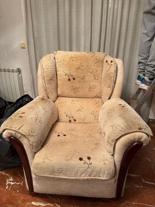 Sofá y sillón tela floral beige