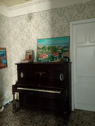 Piano Pianola Antiguo (Sin mecanismo pianola).