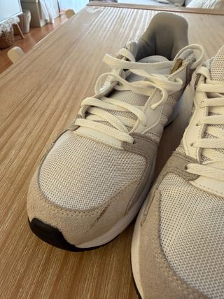 Zapatillas Adidas Beige y Gris