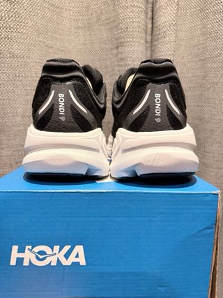 Zapatillas Hoka Bondi 9 Negras, y blancas Talla 45