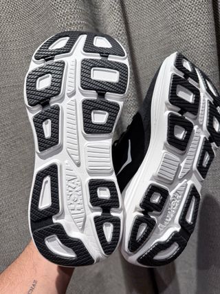 Zapatillas Hoka Bondi 9 Negras, y blancas Talla 45
