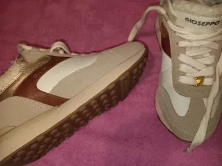Zapatillas Gioseppo Beige y Marrón