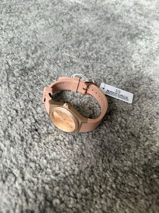 Reloj de dama dorado y rosa