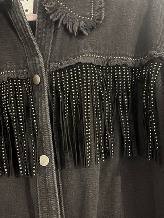 Chaqueta Zara Negra con Flecos y Brillantes