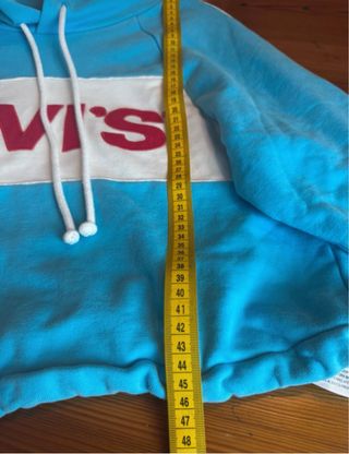 Sudadera Levi's azul y blanca