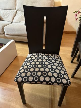Mesa comedor y 4 sillas