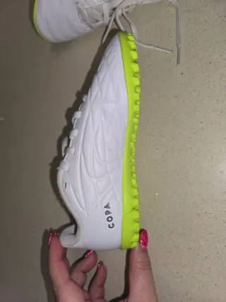 Zapatillas Adidas Copa, Blancas y Neón