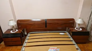 2 Mesitas de noche de madera de buena calidad