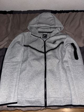 Sudadera Nike Tech Gris