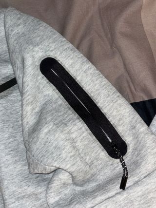 Sudadera Nike Tech Gris