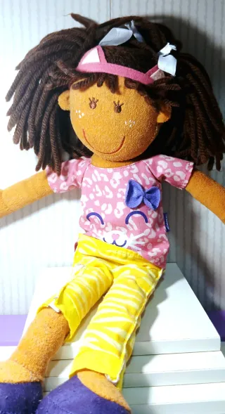 Muñeca de trapo latina o afticana