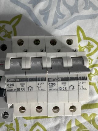 Simon C25 y C20 Magnetotérmico Diferencial