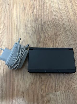New Nintendo 3DS + Cargador