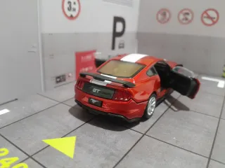 Ford Mustang GT 2018 Escala 1:42