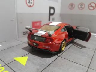 Ford Mustang GT 2018 Escala 1:42