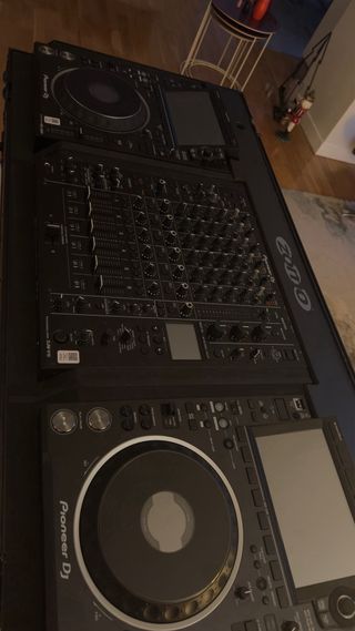 Mesa DJ CDJ 3000 X2 y V10 nuevo, caja profesional
