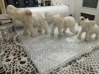 Figura de elefante de mármol