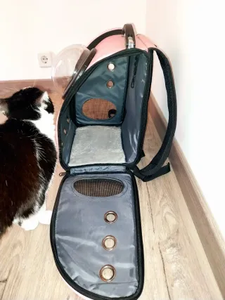 Transportín para gatos, en cuero rosa con ventana