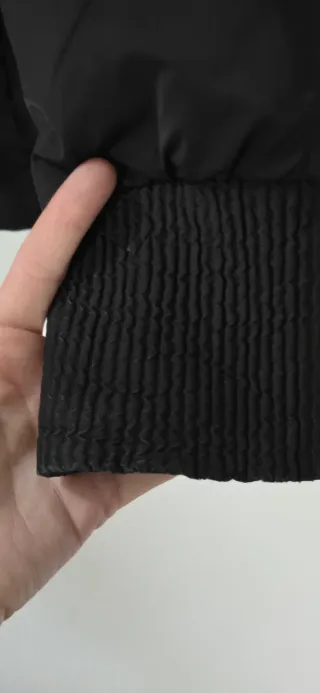 Abrigo corto plumífero MEXX negro