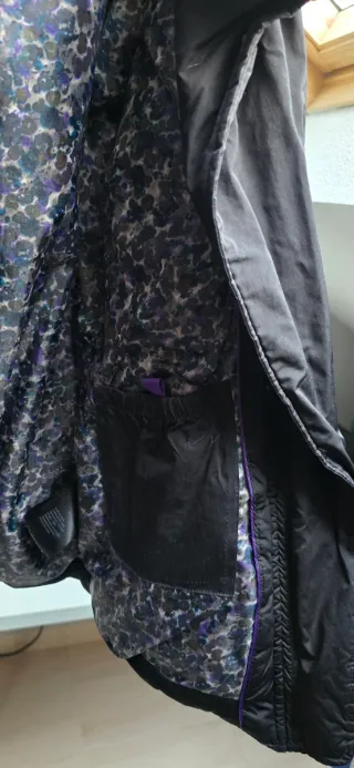 Abrigo corto plumífero MEXX negro