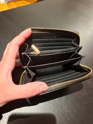 Portafoglio nero trapuntato