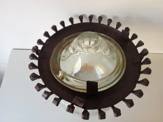 Lámpara de techo artesanal.