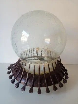 Lámpara de techo artesanal.