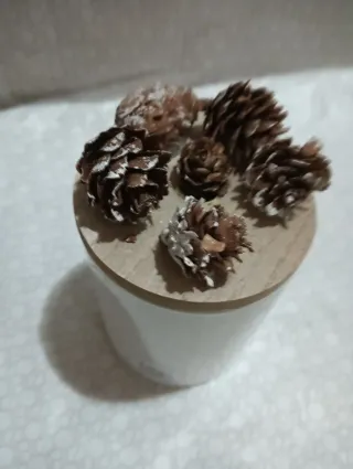 Vela aromática con piñas decorativa Nueva