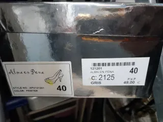 Zapatos de tacón dorados talla 40