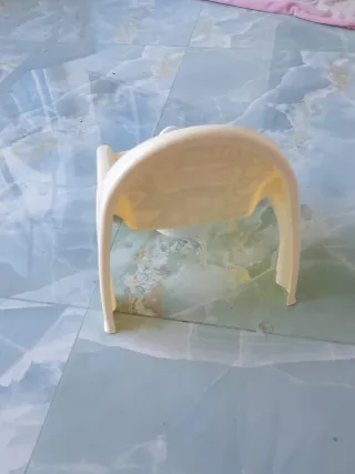 Sediolina in plastica con vasino