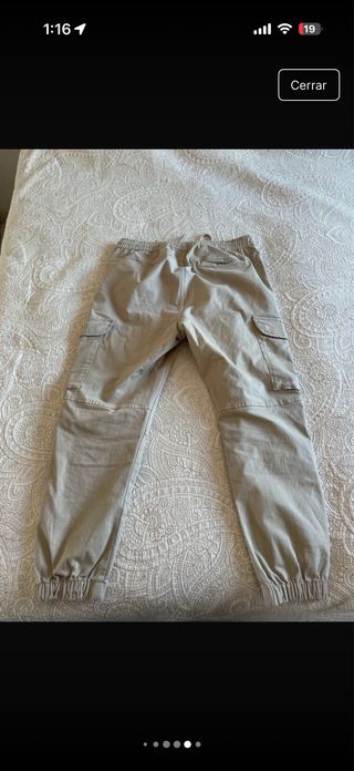Pantalón cargo beige Bershka hombre
